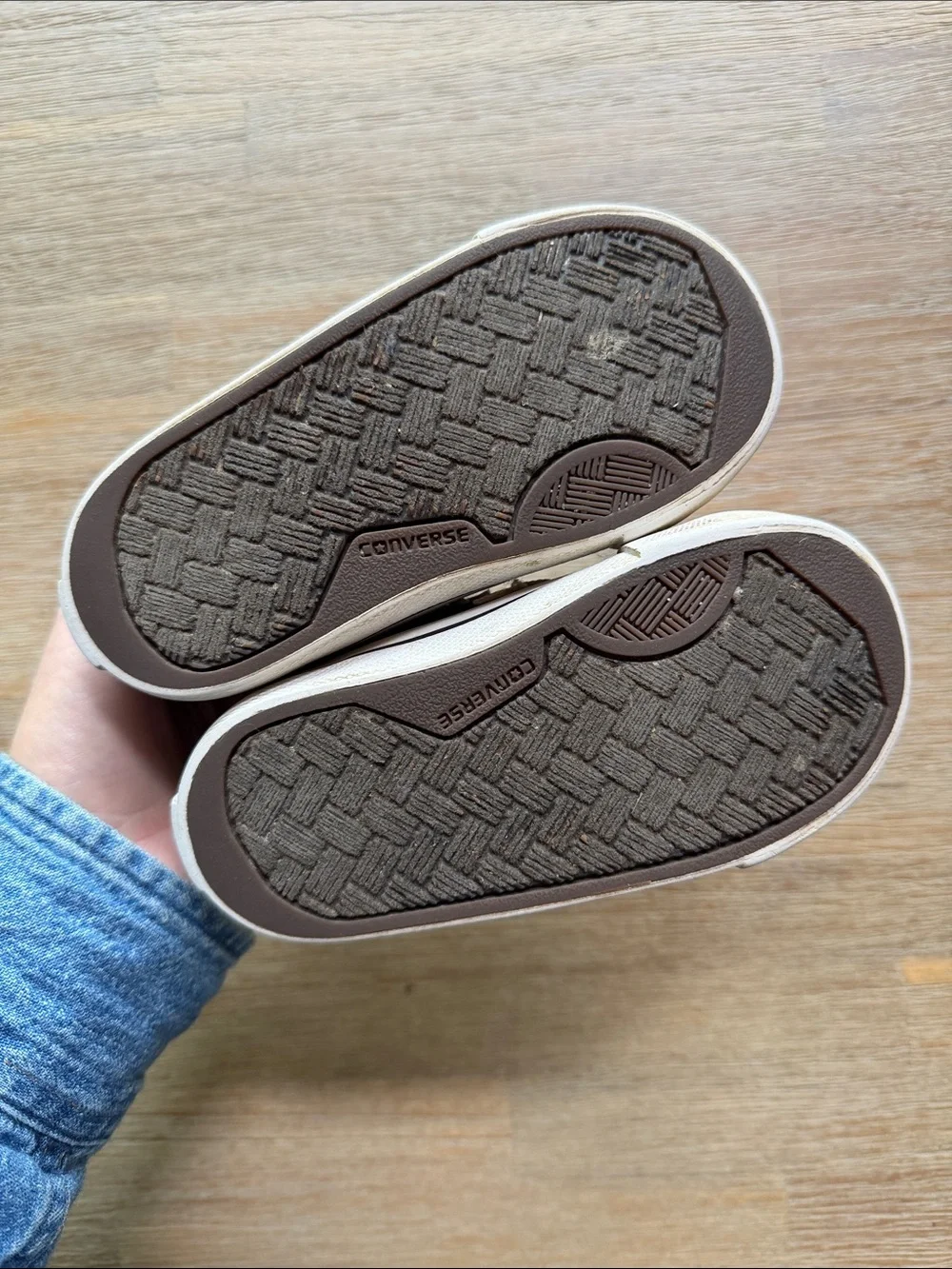 Converse youth low